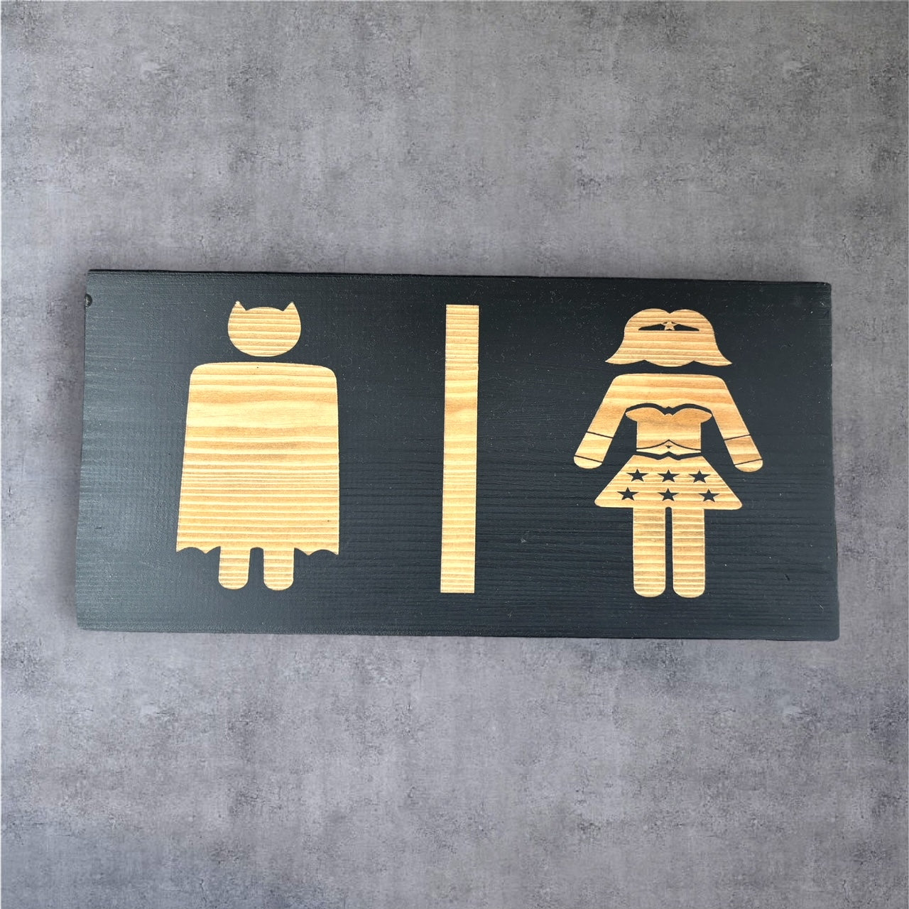 Super toilet plaque